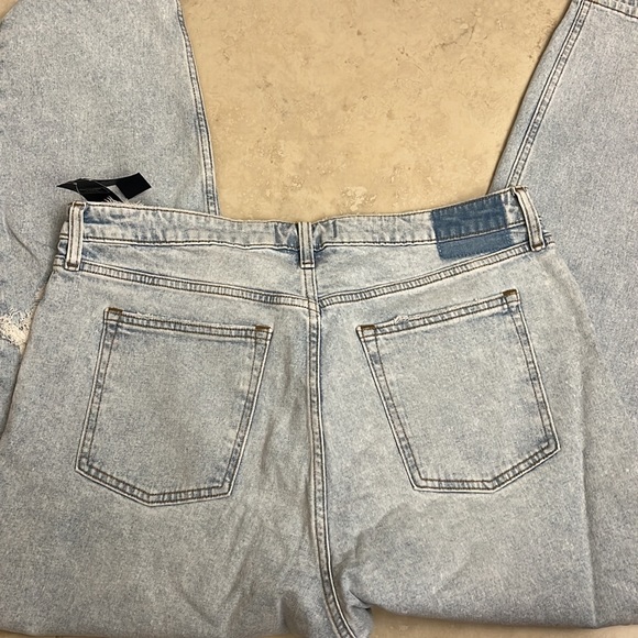 NWT Abercrombie Jeans - Picture 3 of 4